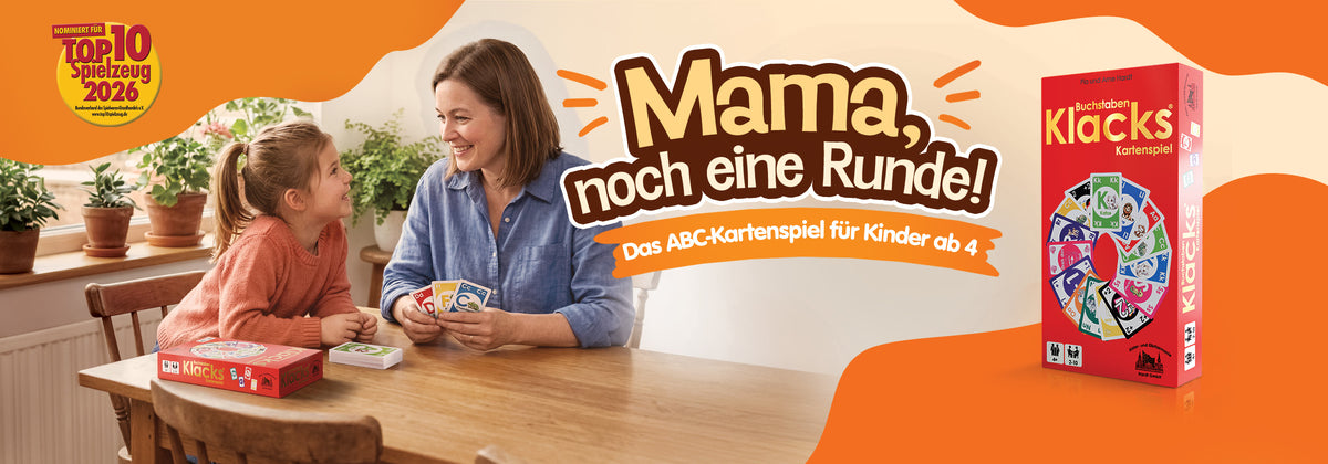 Mama und Tochter spielen am Küchentisch Buchstaben Klacks – das ABC-Kartenspiel für Kinder ab 4, nominiert für TOP 10 Spielzeug 2026